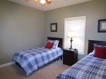 2nd Bedroom with 2 Twin Beds